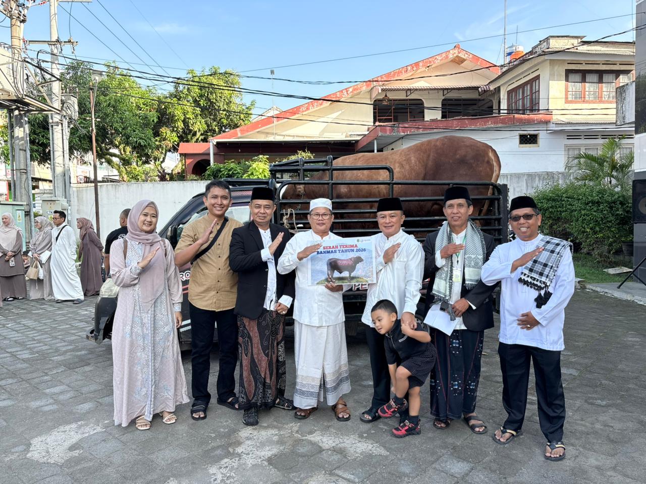 Sapi BANMAS Presiden RI Seberat 1,1 Ton Resmi Diserahkan oleh Bupati untuk Masyarakat Kabupaten Kuningan